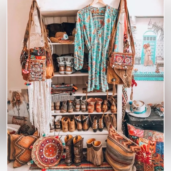 SouthernLeeChic LIVE! ❤️ LIKE THIS LISTING TO BE NOTIFIED OF MY LIVE SHOW! - Picture 4 of 12